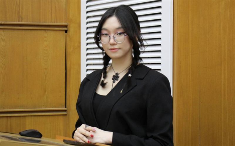 索德诺姆达尔扎·蒙赫乌奇拉尔